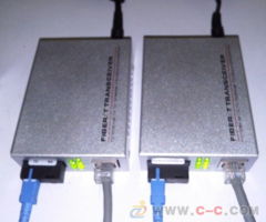 百兆外置單模單纖收發器 QS-20SM-SF 性能穩定，傳輸無憂
